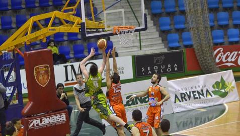 Encuentro de la Liga Adecco Oro disputado en el pabellón Anaitasuna entre el Planasa Navarra y Leyma Basket,