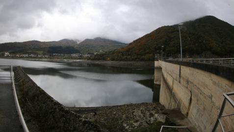 Los embalses navarros afrontan al 50% el nuevo año hidrológico
