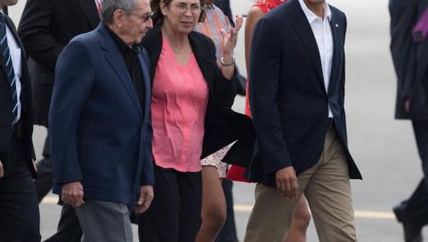 Obama concluye su visita a Cuba y Raúl Castro le despide en el aeropuerto Obama concluye su visita a Cuba y Raúl Castro le despide en el aeropuerto