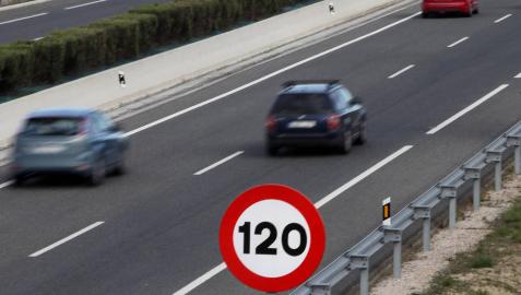 Las autovías del Pirineo y Leizarán centran la vigilancia en la Operación Salida