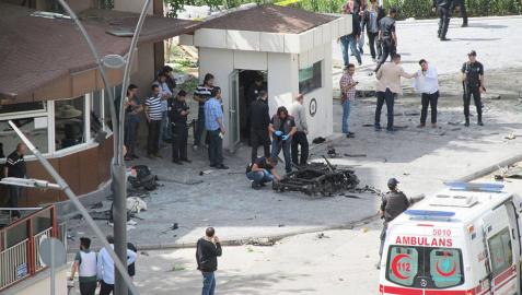Un atentado suicida causa dos muertos y 22 heridos al sur de Turquía