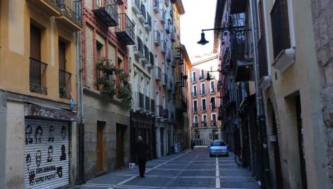 Calle Calderería de Pamplona, donde se colocará una placa en homenaje a José Luis Cano. Calle Calderería de Pamplona, donde se colocará una placa en homenaje a José Luis Cano.
