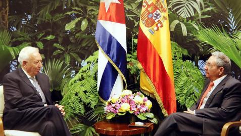 Raúl Castro recibe a García-Margallo y Pastor en La Habana Raúl Castro recibe a García-Margallo y Pastor en La Habana