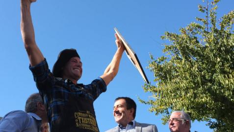 Carlos Iriguibel, de Huarte, gana el XI concurso navarro de Txistorra