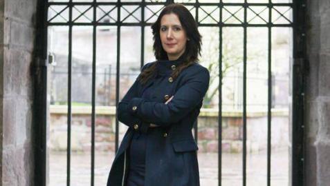 Dolores Redondo, escritora española de novela negra.