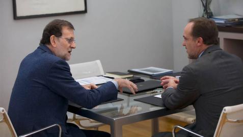 Esparza dice que Rajoy avala las inversiones en el Canal de Navarra y el TAV