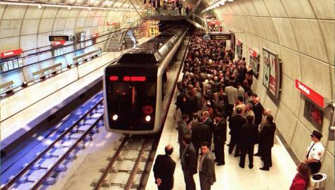 Un grupo de personas agrede a dos vigilantes de seguridad de Metro Bilbao