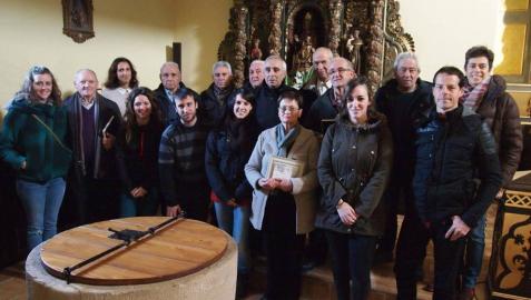 Mayores entrevistados, representantes del Ayuntamiento de Lónguida y trabajadores de Karekin.