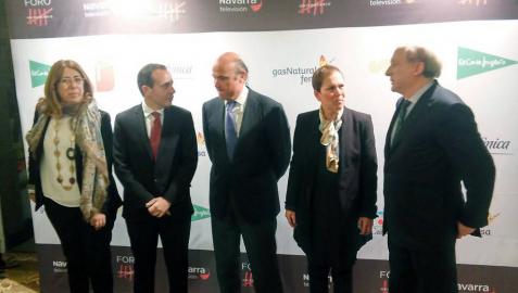 De Guindos considera que los salarios deben adaptarse a la actual situación