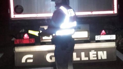 Inmovilizado en Murchante un camión tras dar positivo en droga sus conductores