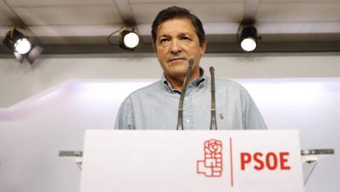 El presidente de la gestora del PSOE, Javier Fernández.