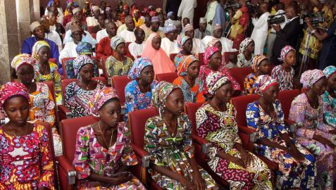 Boko Haram libera a 82 niñas de las casi 200 que mantenía secuestradas en Nigeria