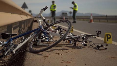 Dos ciclistas muertos y tres heridos al ser arrollados por un vehículo en Valencia