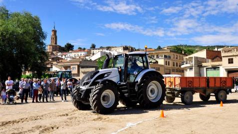 Félix Los Arcos gana la prueba de habilidad de tractor en Funes