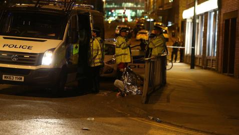 Al menos 19 muertos y 50 heridos en dos explosiones en un concierto en Manchester