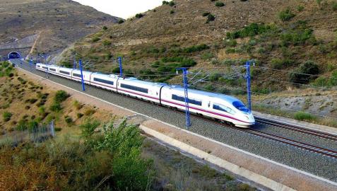 Ayerdi asegura que no se pueden licitar obras del TAV al faltar los proyectos