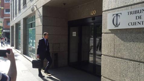 Claudio Colomer, abogado de Barkos, llega el Tribunal de Cuentas