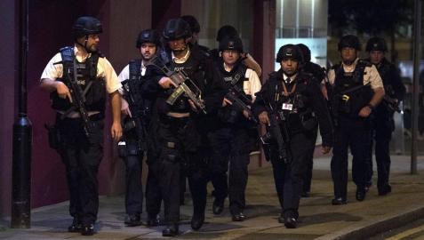 Dos ataques en el centro de Londres dejan seis muertos Otras treinta personas han resultado heridas en dos ataques, perpetrados en el puente de Londres y el mercado de Borough