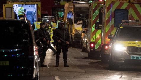 Dos ataques en el centro de Londres dejan seis muertos Otras treinta personas han resultado heridas en dos ataques, perpetrados en el puente de Londres y el mercado de Borough