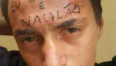 Tatuan en la frente 'Soy un ladrón' a un joven que trató robar una bicicleta Tatuan en la frente 'Soy un ladrón' a un joven que trató robar una bicicleta