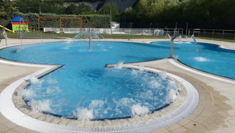 El Club Natación Pamplona estrena sus nuevas instalaciones El Club Natación Pamplona estrena sus nuevas instalaciones