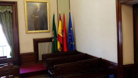 Pamplona gasta 12.800 € en pleitos por la ikurriña, el Rey y una exposición