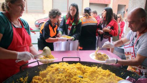 Paellada popular para 600 vecinos de Milagro