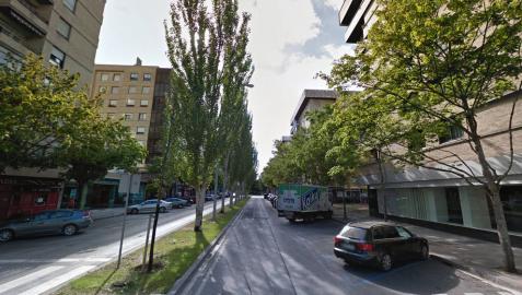 Un hombre de 52 años, apuñalado en un bar de la calle Iturrama de Pamplona