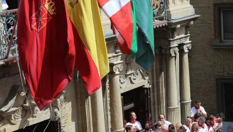 El Tribunal Administrativo rechaza que la ikurriña ondee en los ayuntamientos