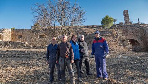 Oteiza desentierra su patrimonio de piedra con el trabajo de voluntarios