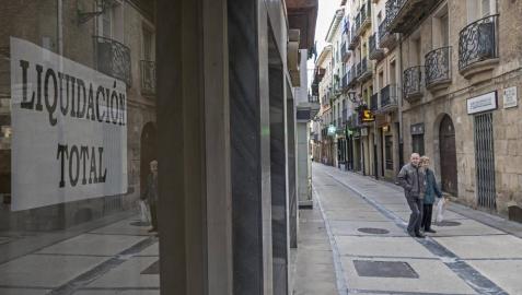Comercio y Ayuntamiento de Estella, preocupados por el cierre de locales