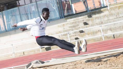 El tudelano Eugenio Cámara logra un récord bañado en bronce