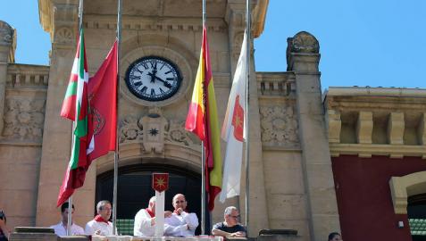 El TAN anula la decisión del Ayuntamiento de Estella de colocar la ikurriña en fiestas