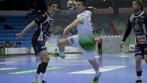Anaitasuna vuelve a sonreír con un trabajado triunfo ante Puente Genil Anaitasuna vuelve a sonreír con un trabajado triunfo ante Puente Genil