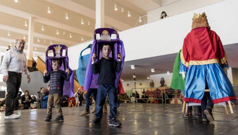 Taller 'Aprende a bailar un gigante', organizado por Giganteando en Expofamily. Taller 'Aprende a bailar un gigante', organizado por Giganteando en Expofamily.