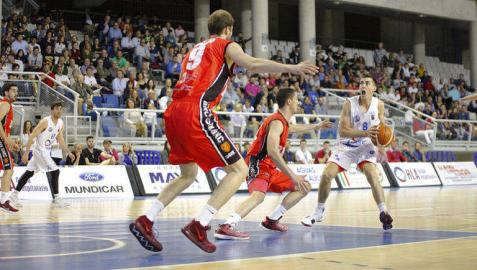 El Basket Navarra pierde el segundo partido y queda al borde de la eliminación
