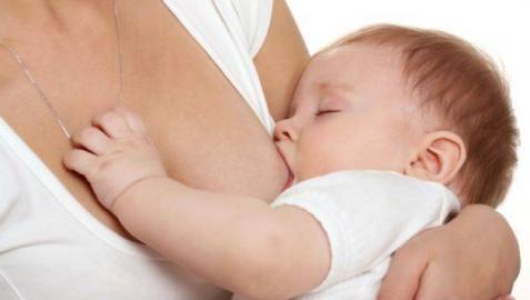 Tres de cada 10 bebés de 6 meses toman solo lactancia materna