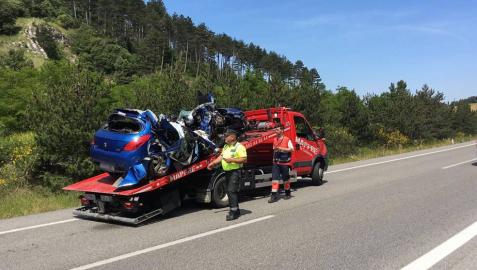 Muere un hombre de 43 años en Iza al chocar su vehículo contra un camión