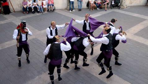 Encierro, música, danzas, aniversario y despedida en el sábado de fiestas de Sangüesa