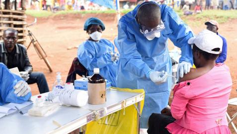Ascienden a 70 las muertes probables por ébola en el noreste de la RD Congo