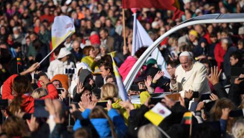 El recuerdo de represión soviética y nazi marca la visita del Papa a Lituania