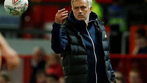 Mourinho quita la capitanía a Pogba pese a no haber