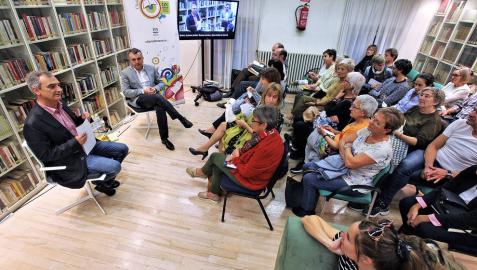 Manuel Vilas, escritor: “Cuando cuentas tu vida, arriesgas tu estimación social”