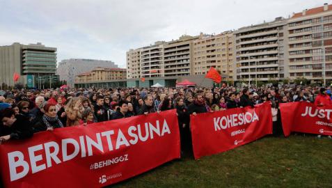 Una manifestación reivindica en Pamplona la cooficialidad del euskera en Navarra