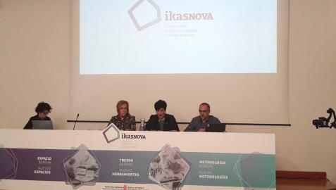 Educación introduce la tecnología en las aulas con la estrategia Ikasnova