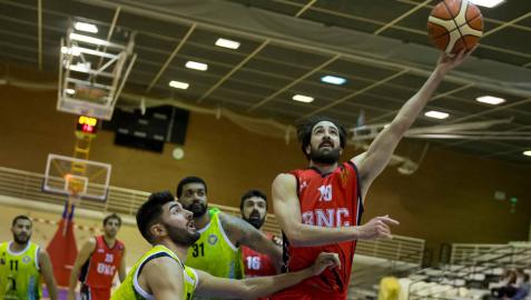 El Basket Navarra gana desde la defensa