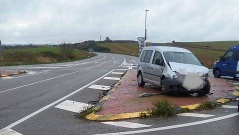 Nuevo accidente en la NA-122 con tres trasladados al Hospital García Orcoyen