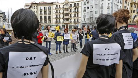 Autoescuelas critican a la DGT por la falta de examinadores en Navarra