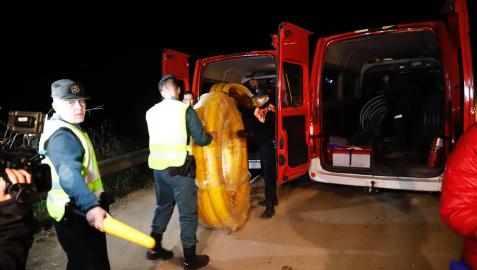 Prosigue sin resultado el rescate del niño de dos años caído en un pozo de Málaga