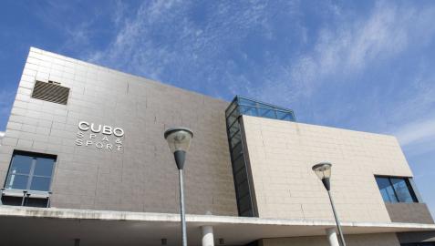 Imagen de archivo de las instalaciones de la pista de hielo y el gimnasio-balneario en Itaroa, Huarte.